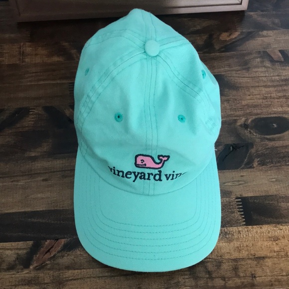 Vineyard Vines Other - Vineyard vines whale logo baseball hat